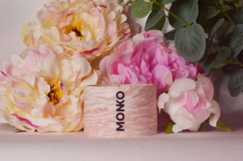 Bougie 120g parfum pivoine de la marque Monko,