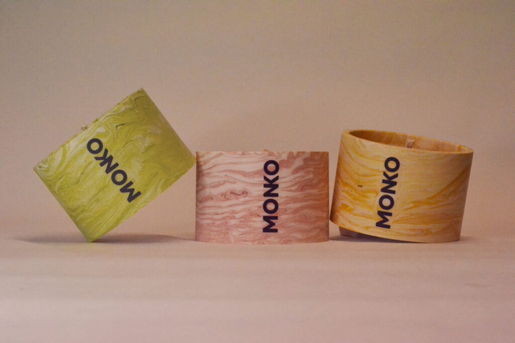 Trio de bougie 120g Monko, parfum chevrefeuille, pivoine et miel